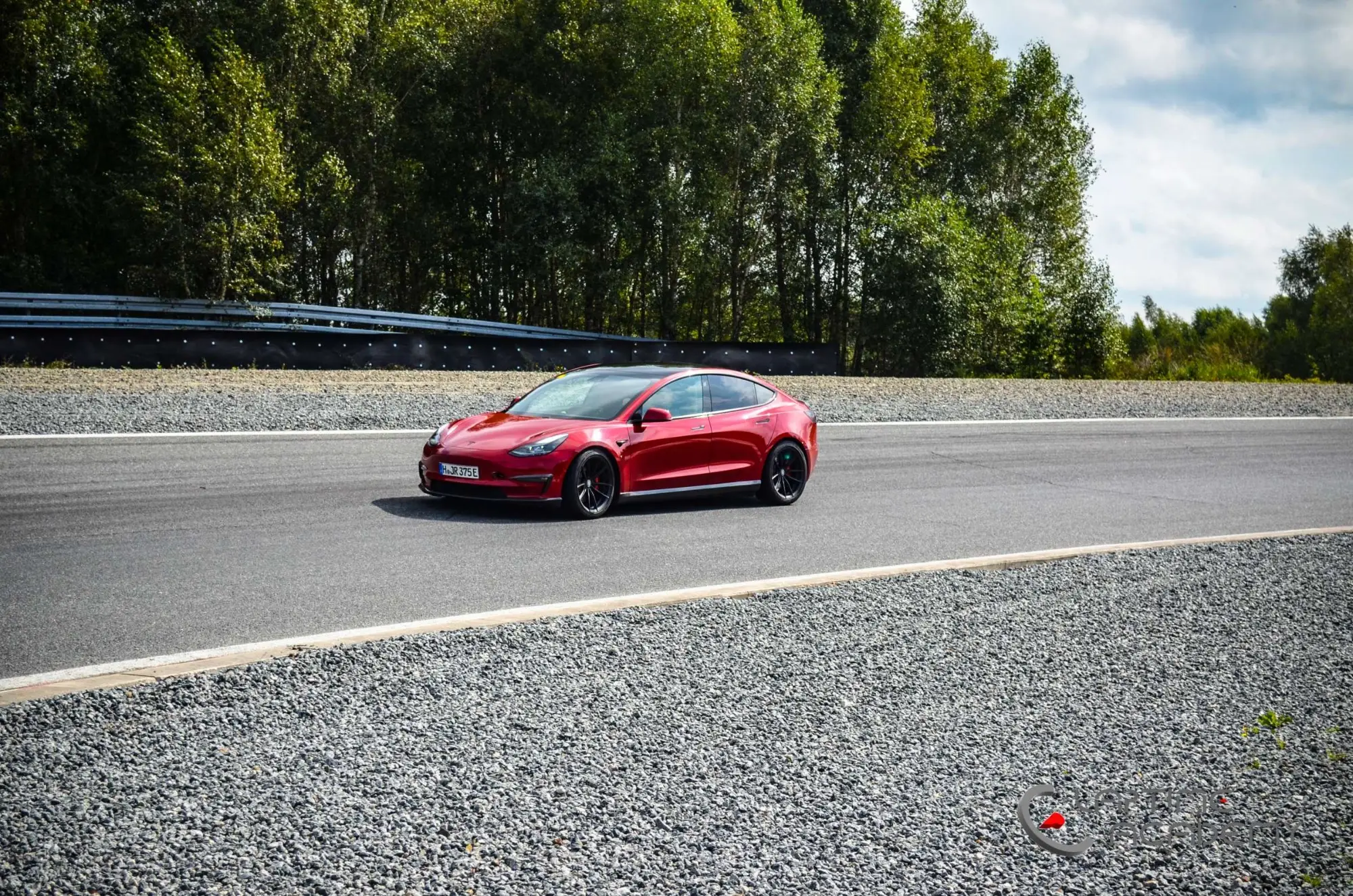 Tesla Model 3 auf der Rennstrecke, Papenburg, 24. August 2024.