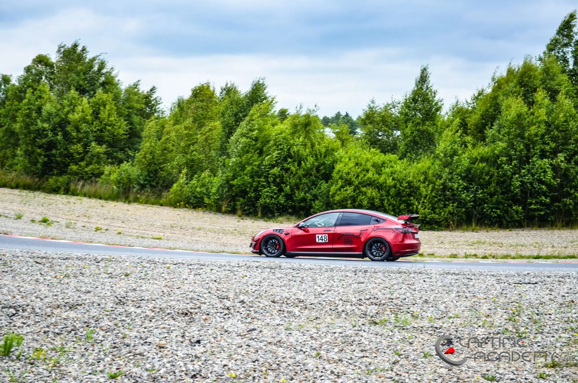 Tesla Model 3 auf der Rennstrecke, Papenburg, 28. Juni 2025.